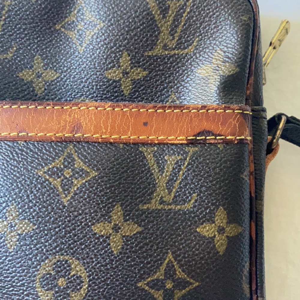 Preowned Vintage Louis Vuitton crossbody - Picture 2 of 14